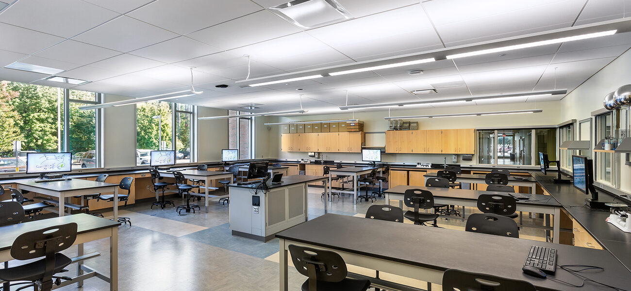 Physics Lab “In-the-Round” 