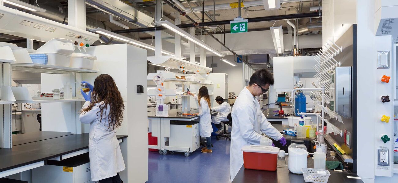Fume Hood-Intensive Research Lab 