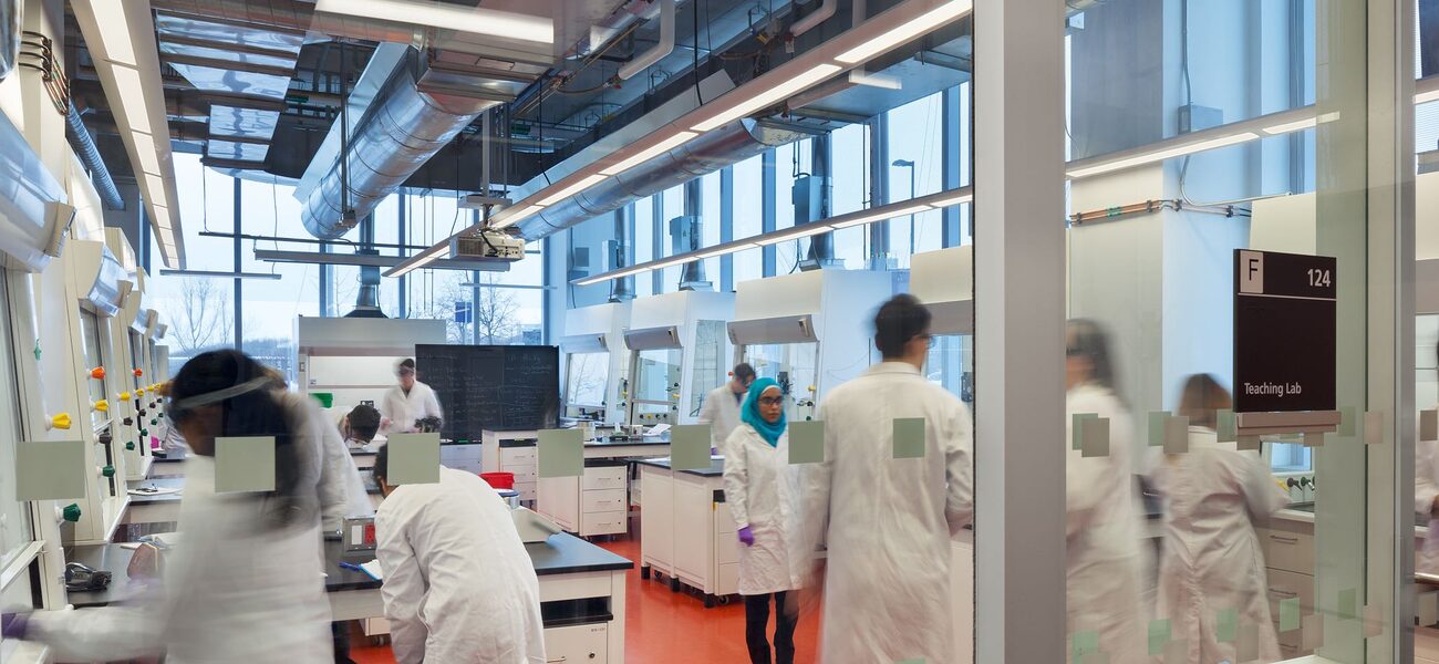 Fume Hood-Intensive Teaching Lab