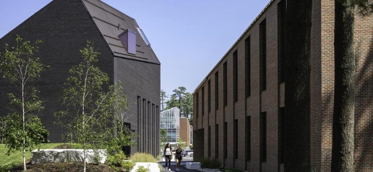 Bowdoin College - Gibbons Center for Arctic Studies & Barry Mills Hall